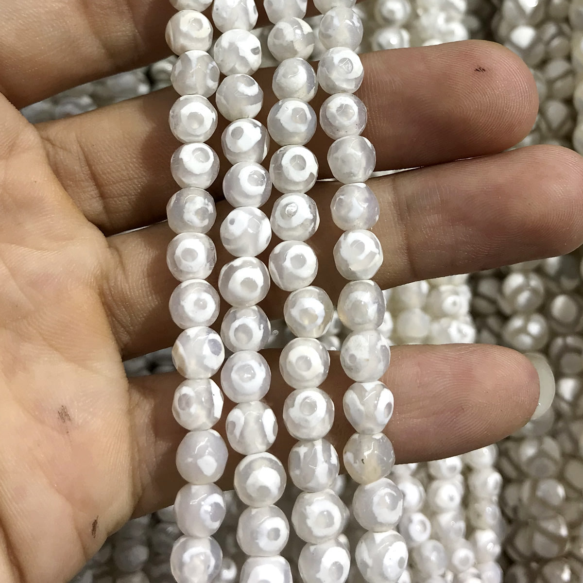 CAG440 White Tibetan Agate Beads Faceted Round 6mm 15" Strand