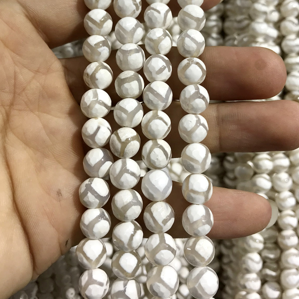 CAG447 White Tibetan Agate Beads Faceted Round 8mm 15" Strand