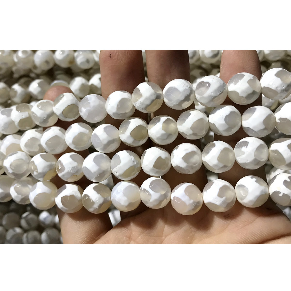 CAG453 White Tibetan Agate Beads Faceted Round 6mm 15" Strand