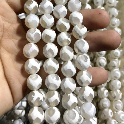 CAG455 White Tibetan Agate Beads Faceted Round 10mm 15" Strand