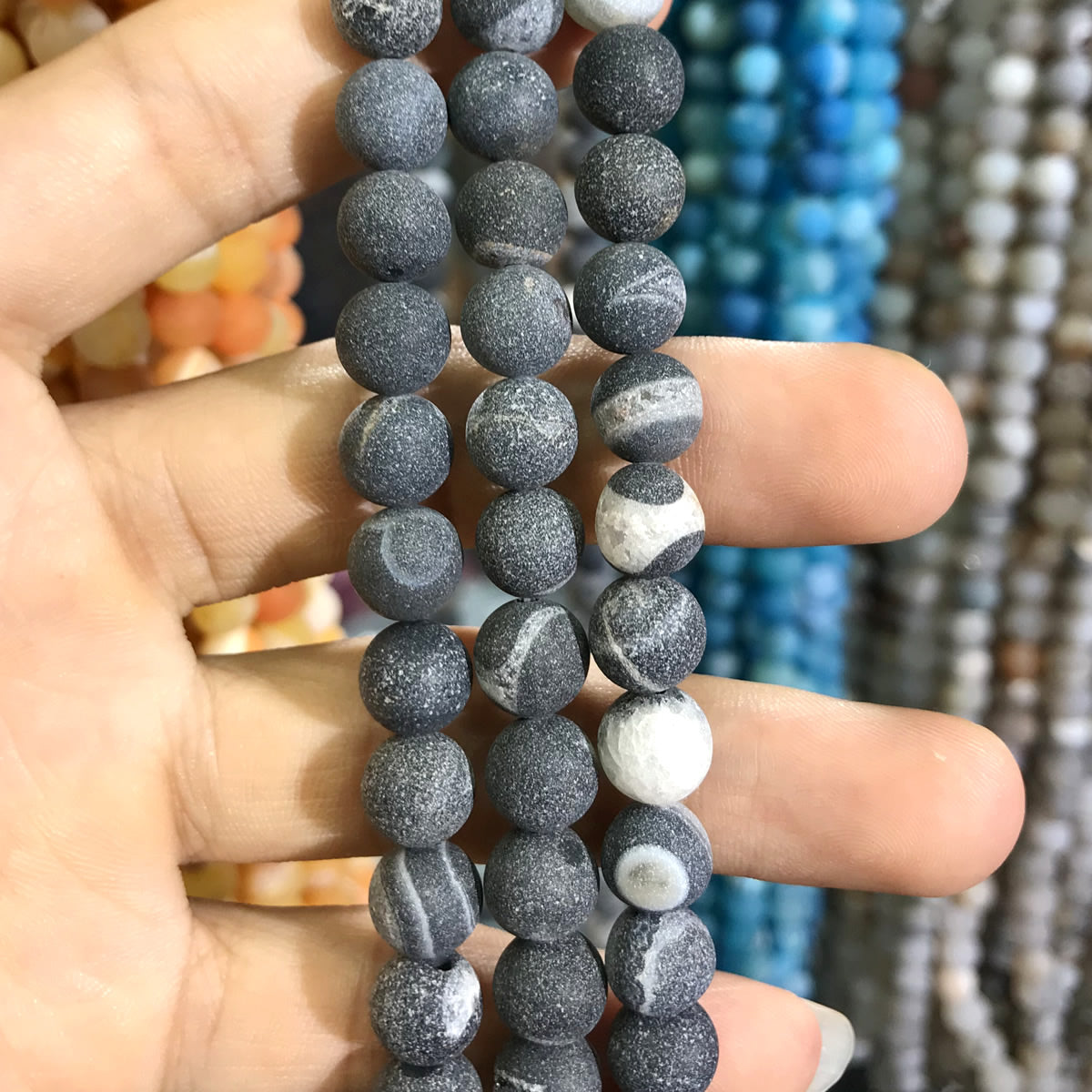 CAG585 Druzy Agate Beads Matte Round 8mm 15" Strand