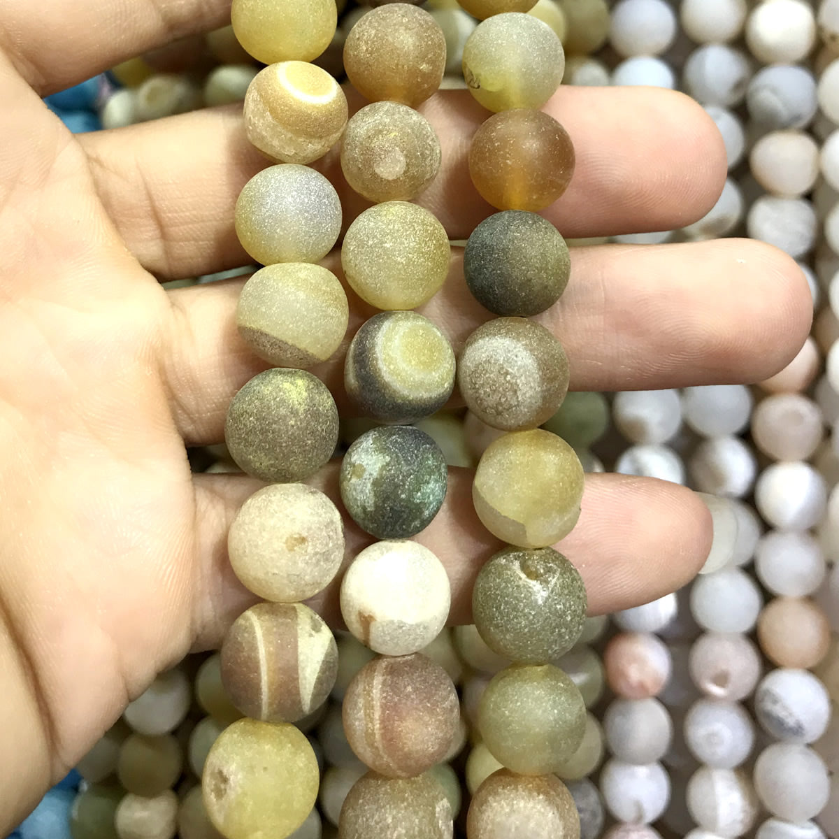 CAG625 Druzy Agate Beads Matte Round 14mm 15" Strand