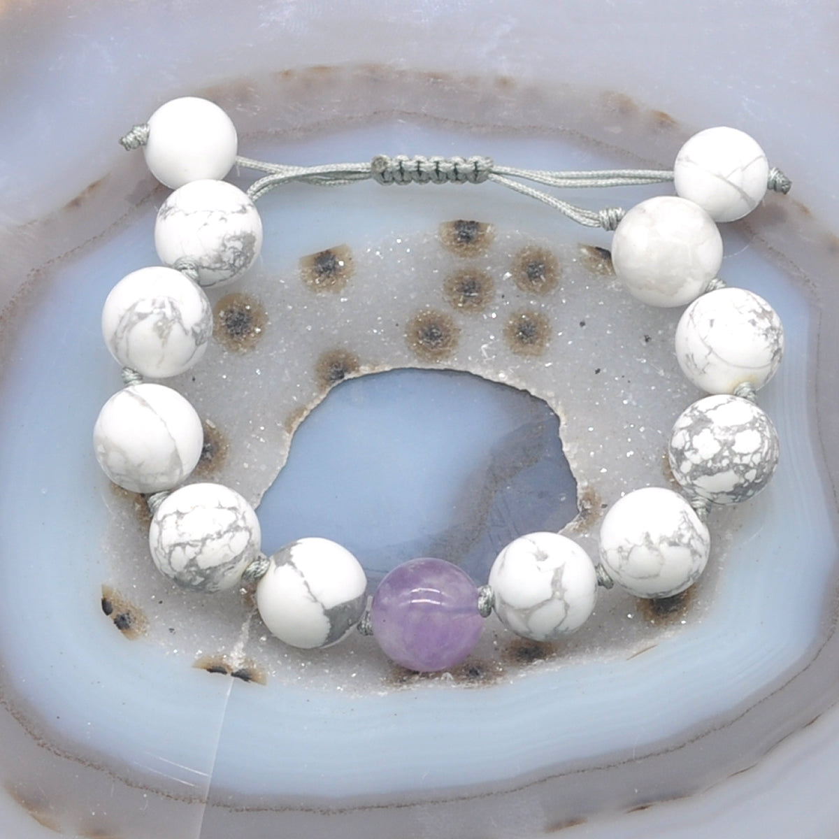 CGB302 Hand-knotted White Howlite & Lavender Amethyst Adjustable Bracelet Round 12mm