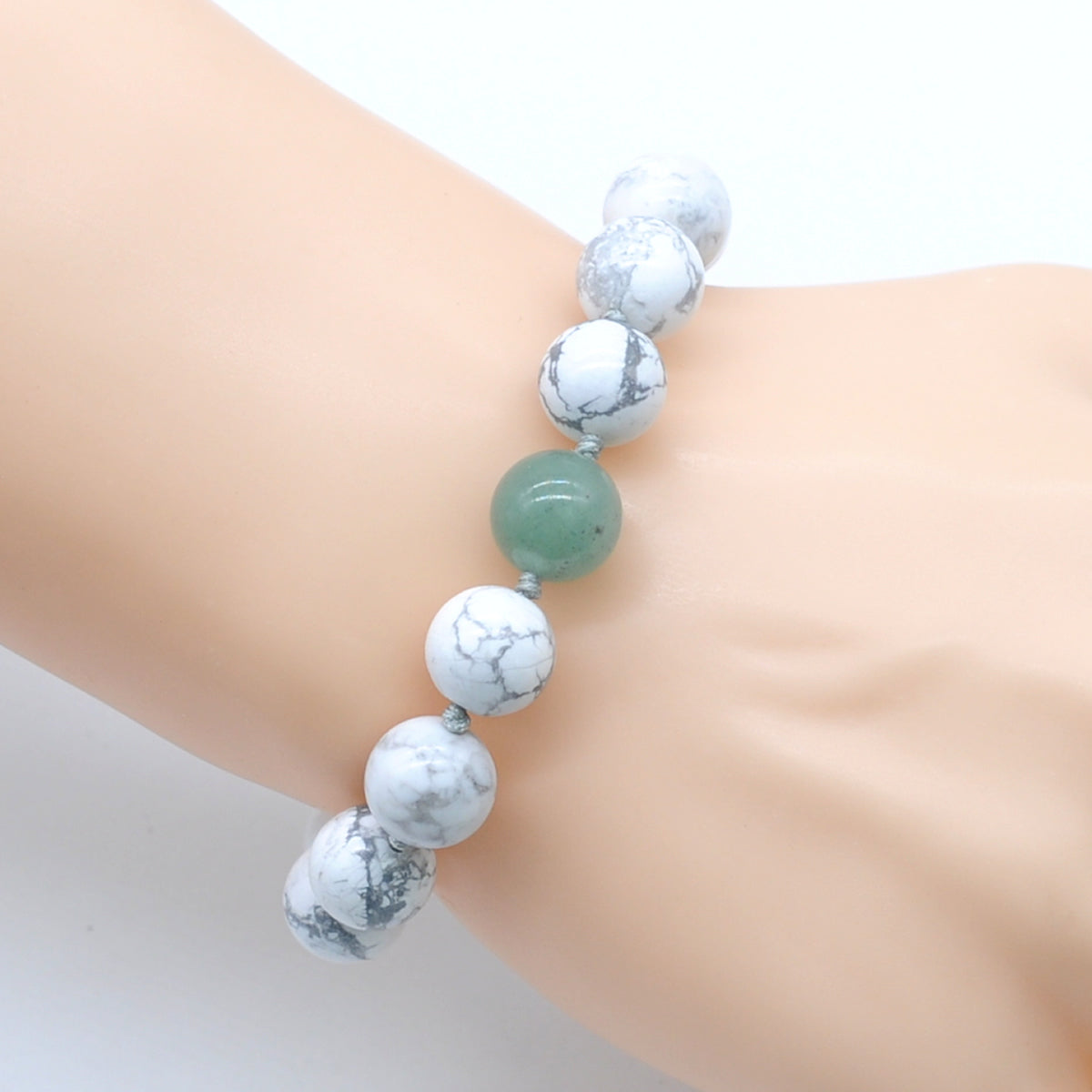 CGB305 White Howlite & Green Aventurine Jade Adjustable Bracelet Round 12mm