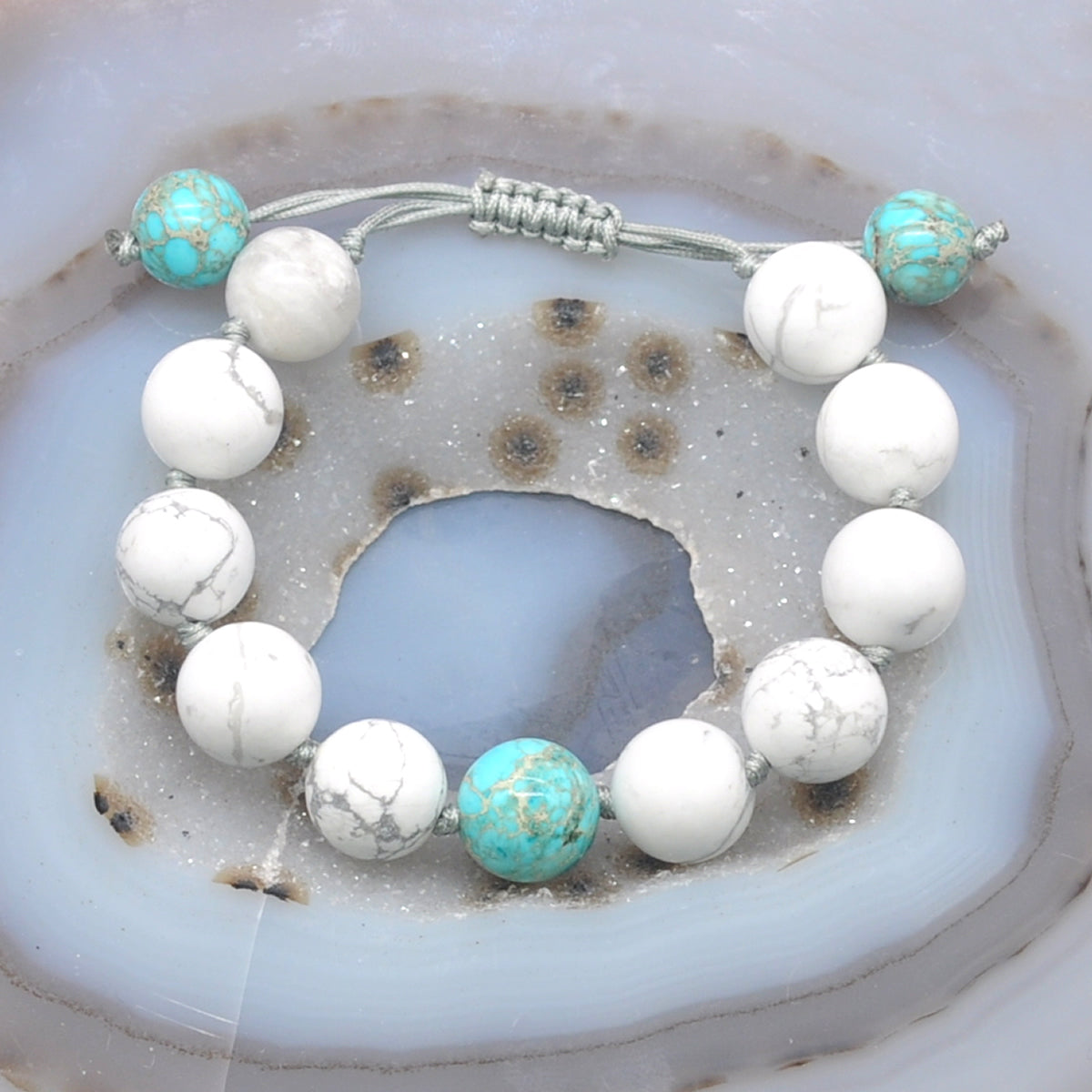 CGB306 White Howlite & Sea Sediment Jasper Adjustable Bracelet Round 12mm