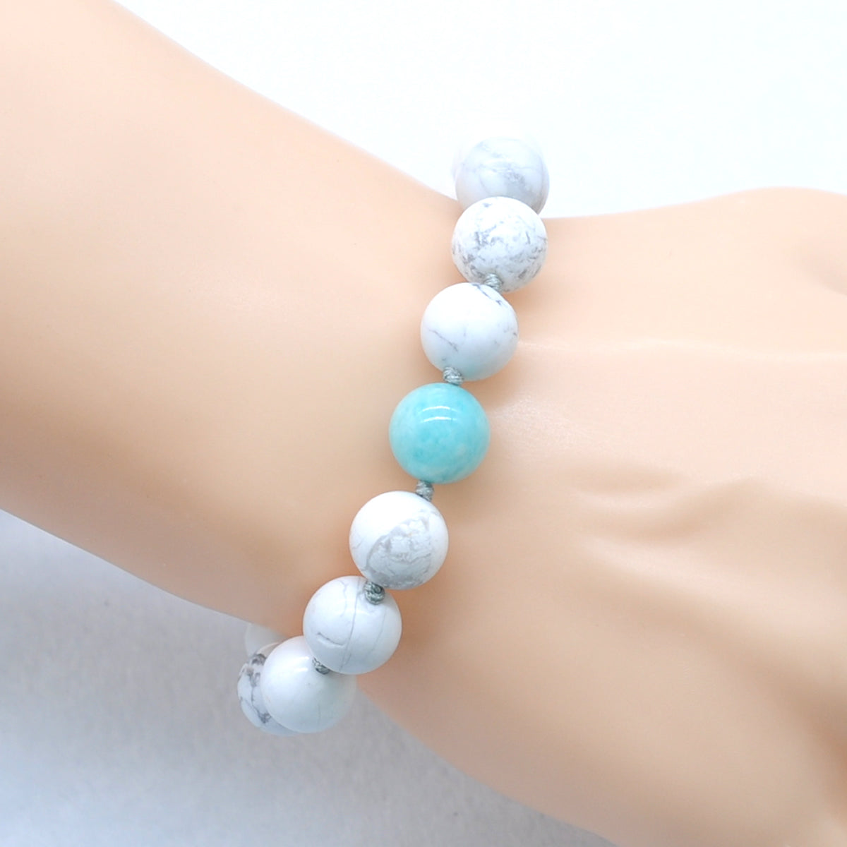 CGB311 White Howlite & Amazonite Adjustable Bracelet Round 12mm