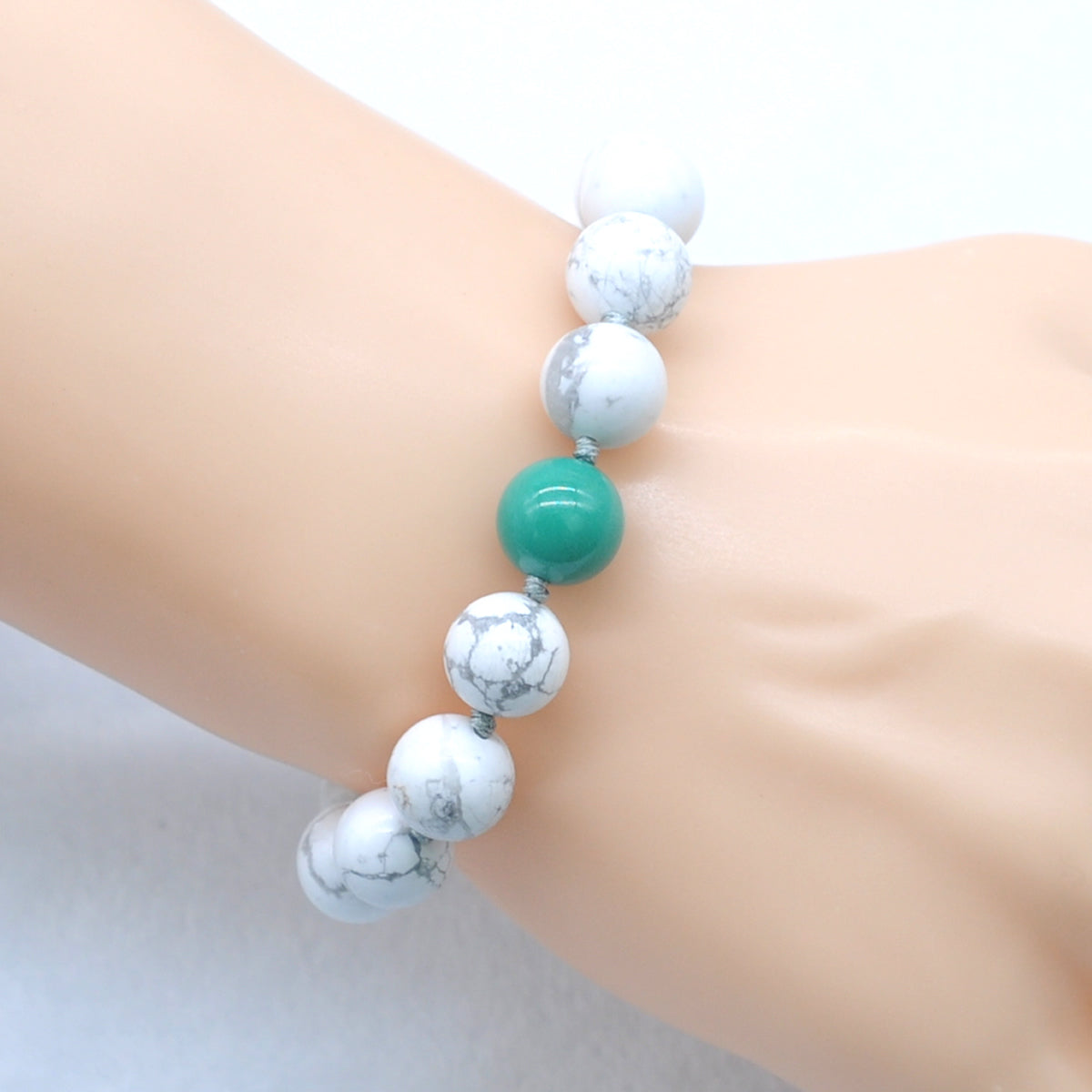 CGB312 White Howlite & Grass Agate Adjustable Bracelet Round 12mm