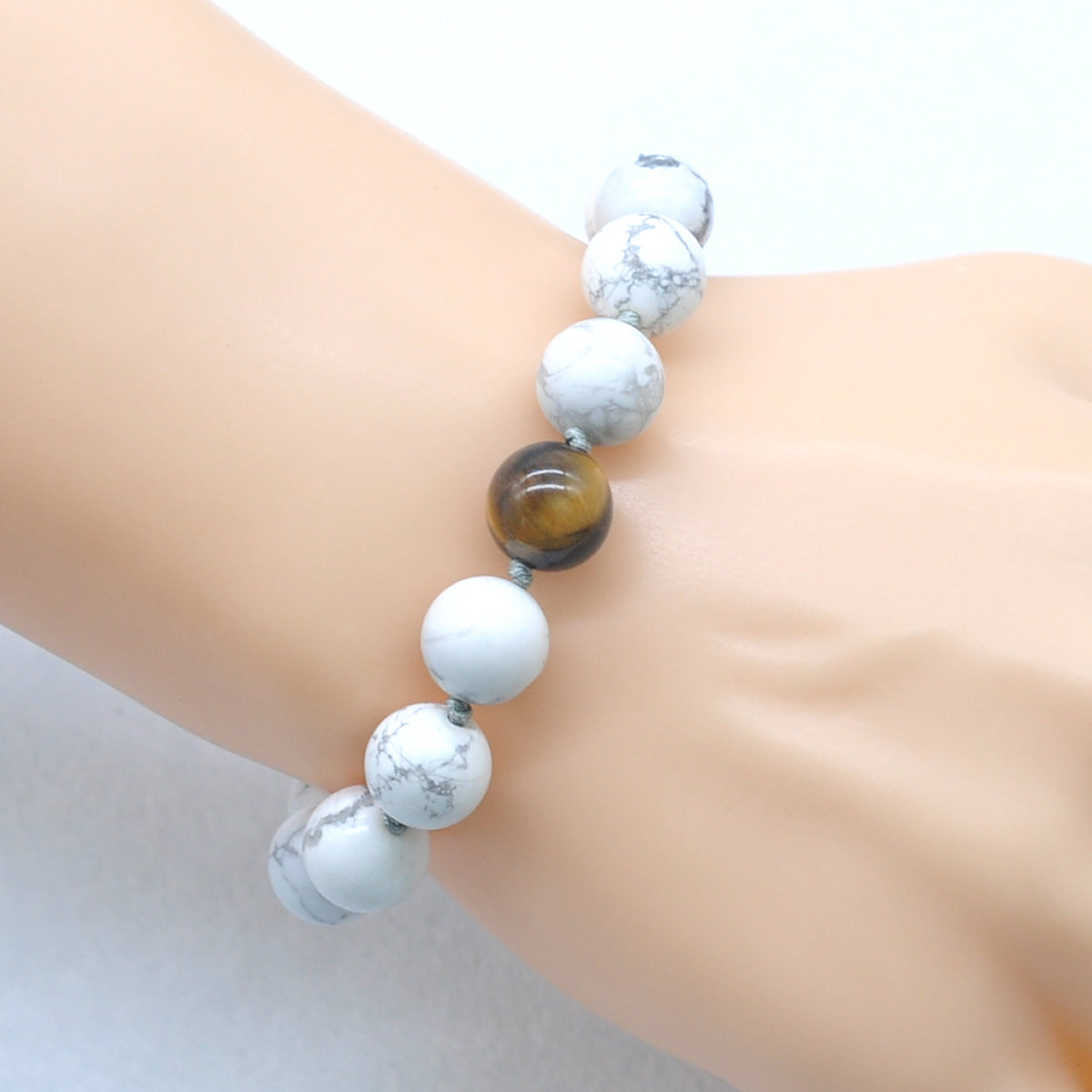 CGB316 White Howlite & Yellow Tiger Eye Adjustable Bracelet Round 12mm