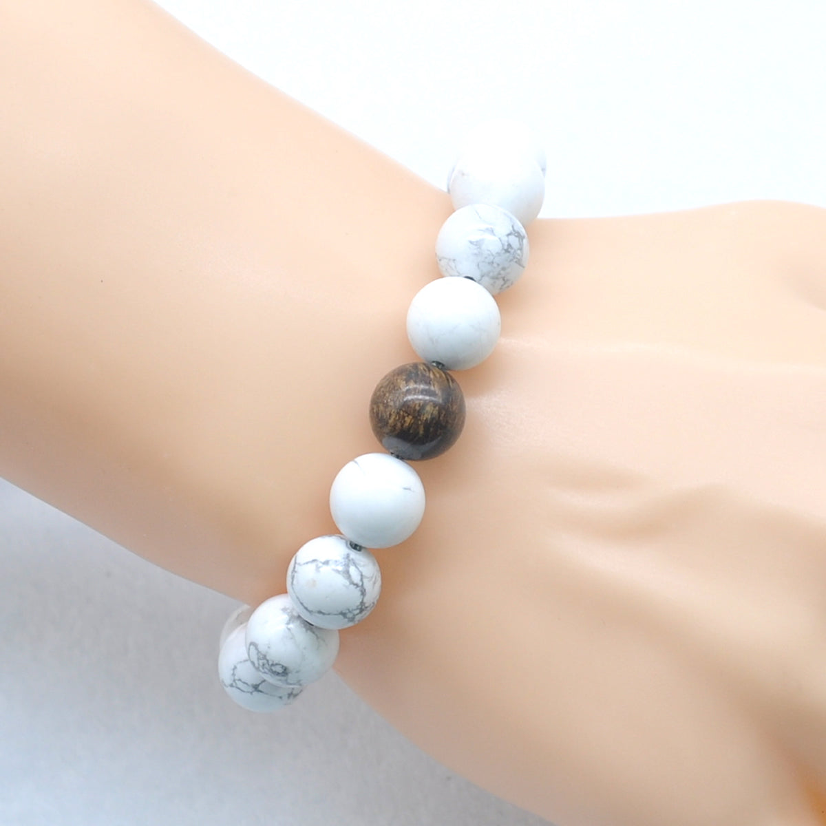 CGB317 White Howlite & Bronzite Adjustable Bracelet Round 12mm