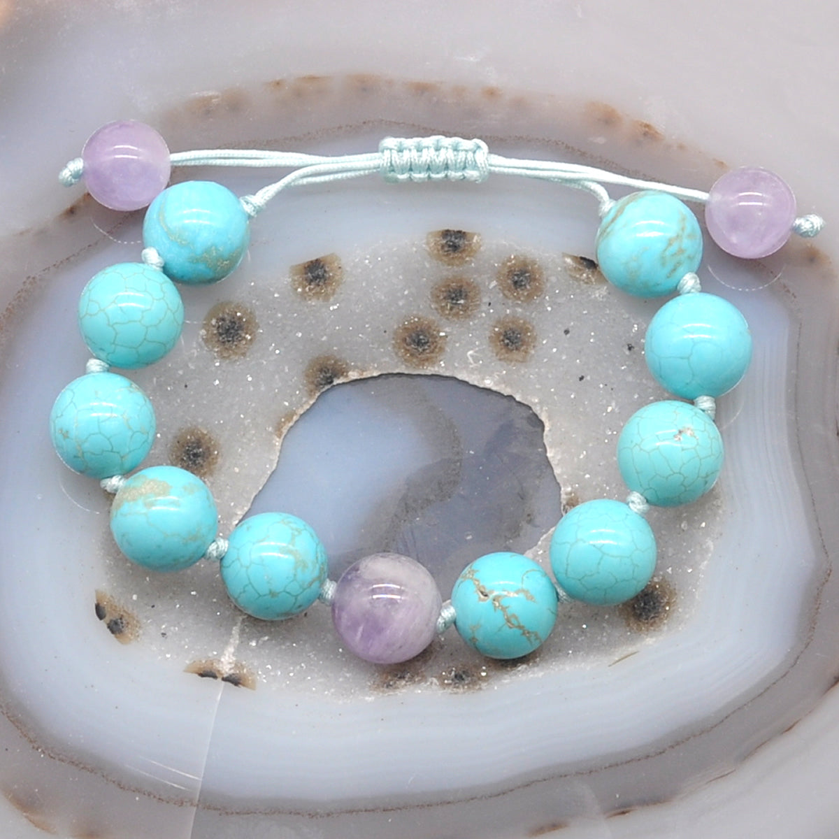 CGB353 Blue Howlite & Lavender Amethyst Adjustable Bracelet Round 12mm