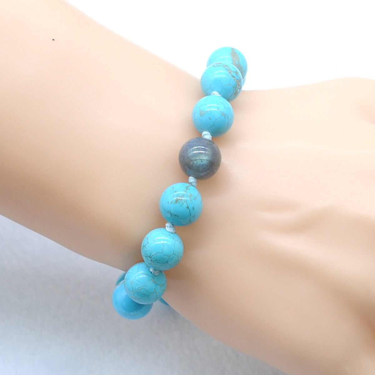 CGB356 Blue Howlite & Labradorite Adjustable Bracelet Round 12mm