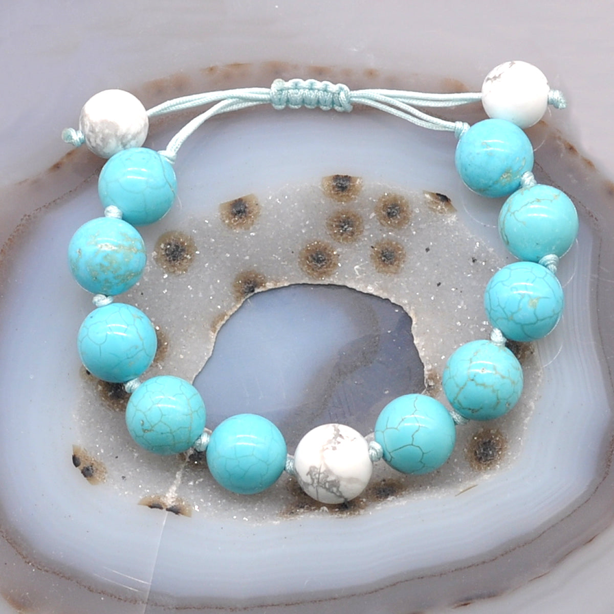 CGB370 Blue Howlite & White Howlite Adjustable Bracelet Round 12mm