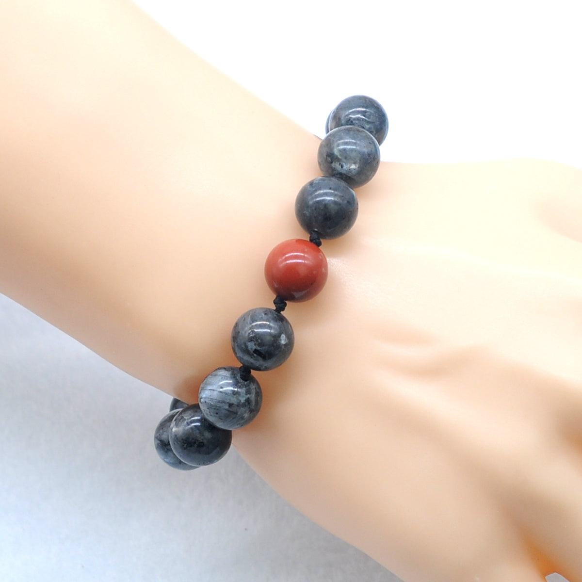 CGB531 Black Labradorite & Red Jasper Adjustable Bracelet Round 12mm