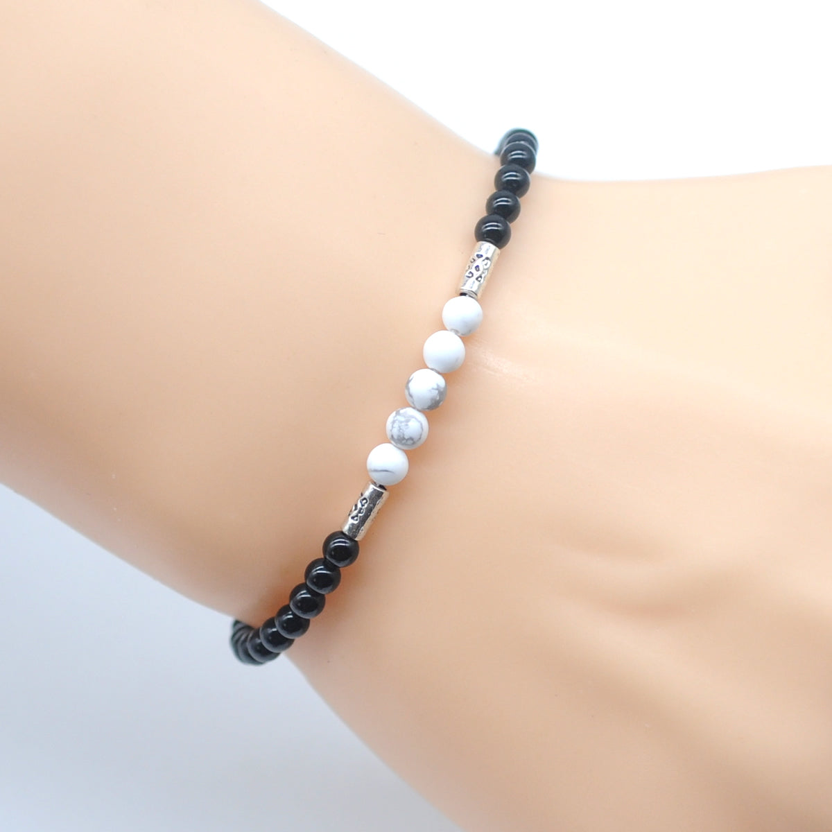 CGB975 Black Onyx & White Howlite Beaded Stretch Bracelet Round 4mm