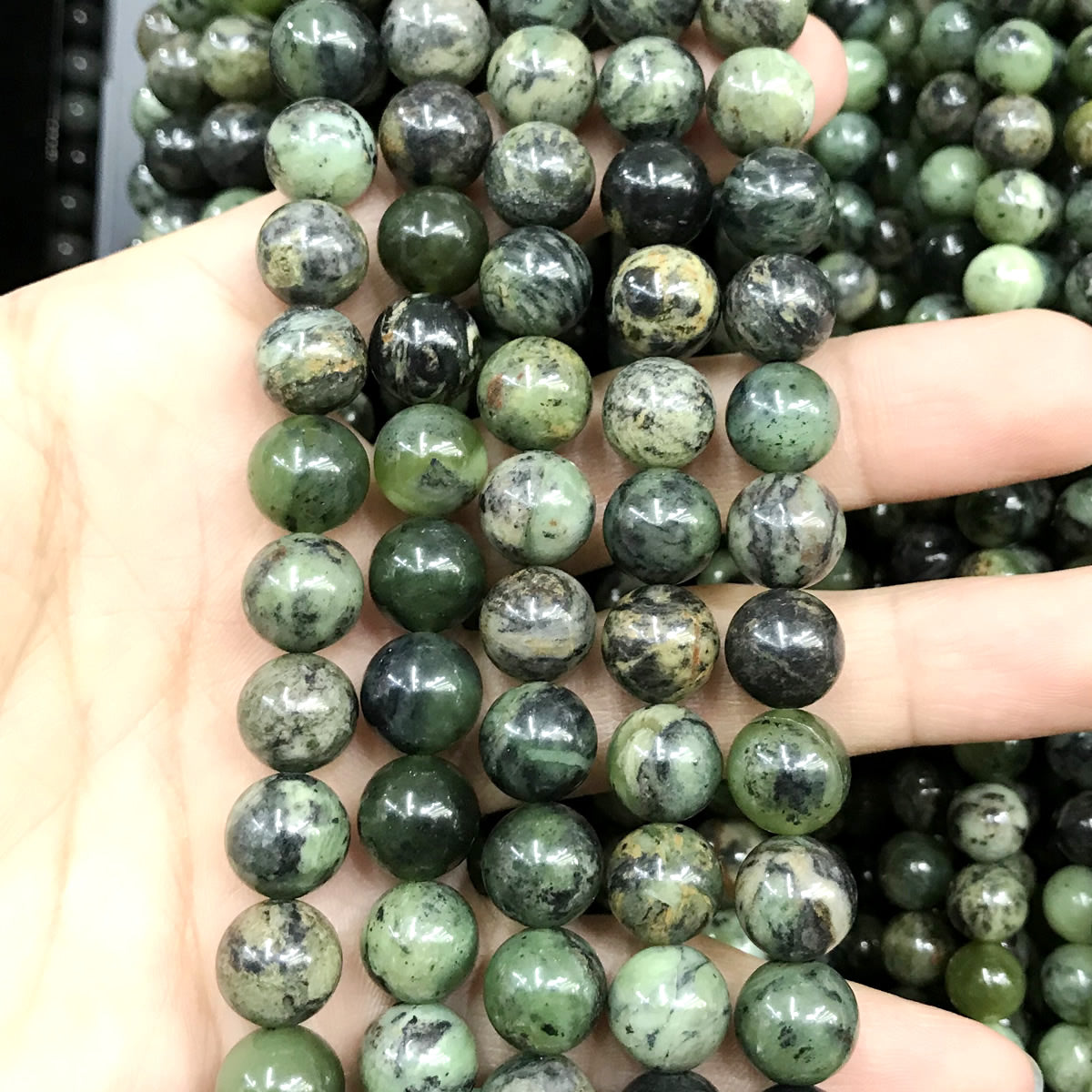 CJA172 Green Jade Beads Smooth Round 10mm 15" Strand