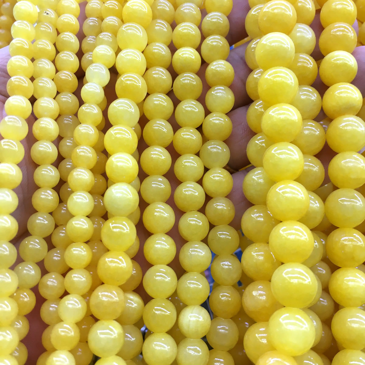 CJA184 Dyed Yellow Jade Beads Smooth Round 4mm 15" Strand